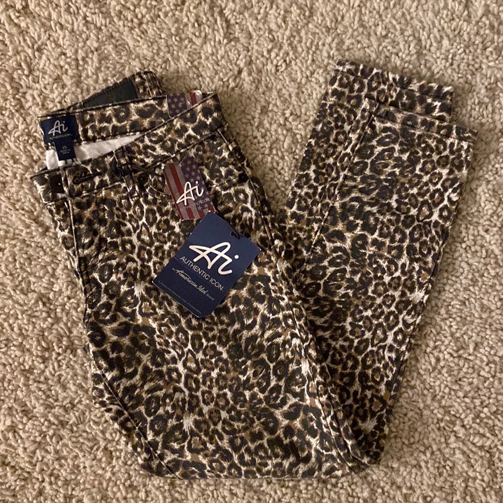 American Idol Authentic Icon Cheetah Print Jeans. Size 25 Festival Girl NWT